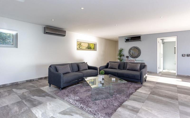 8 Bedroom Property for Sale in Llandudno Western Cape